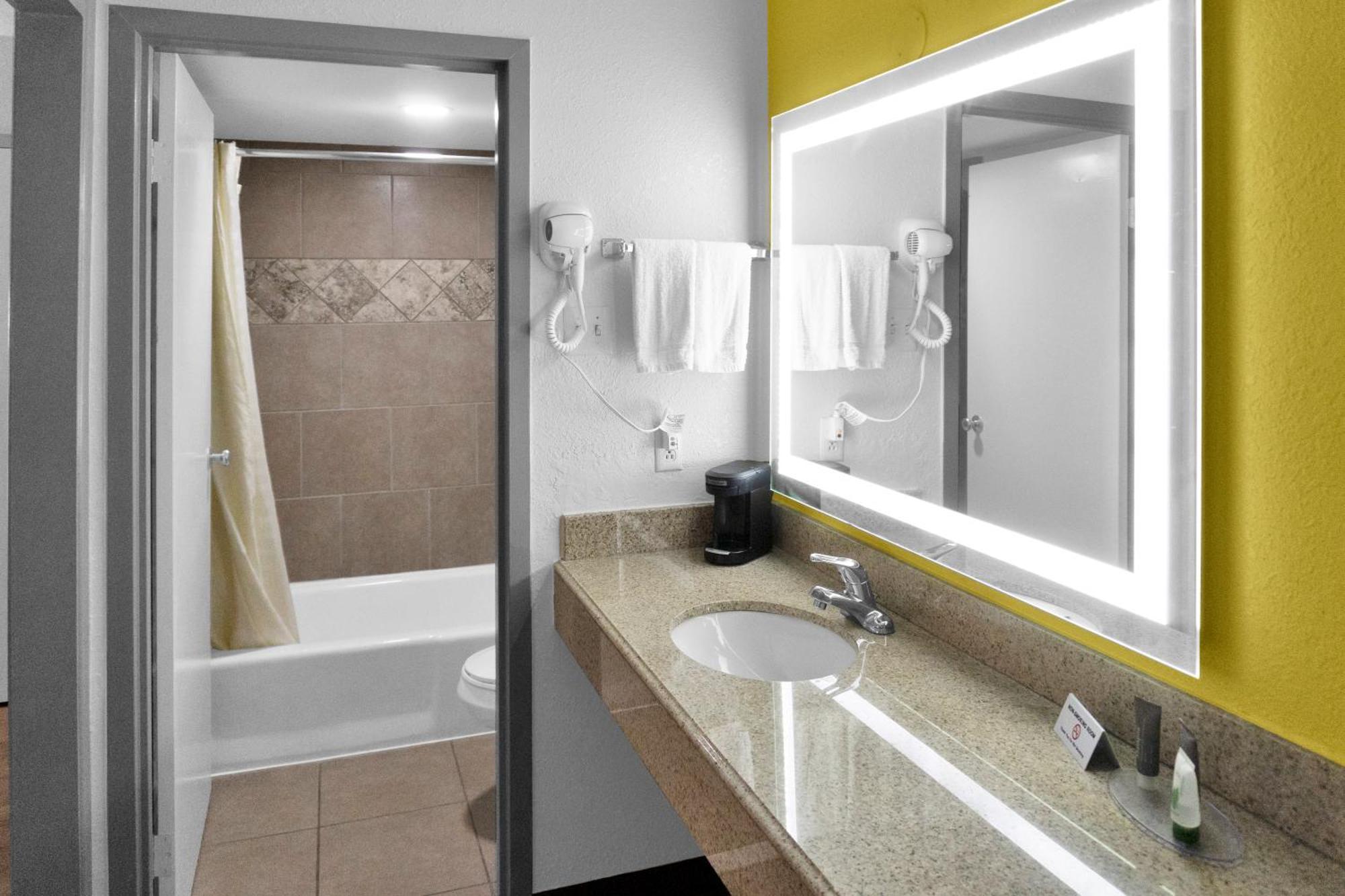 Econo Lodge Carlsbad Caverns Area 외부 사진